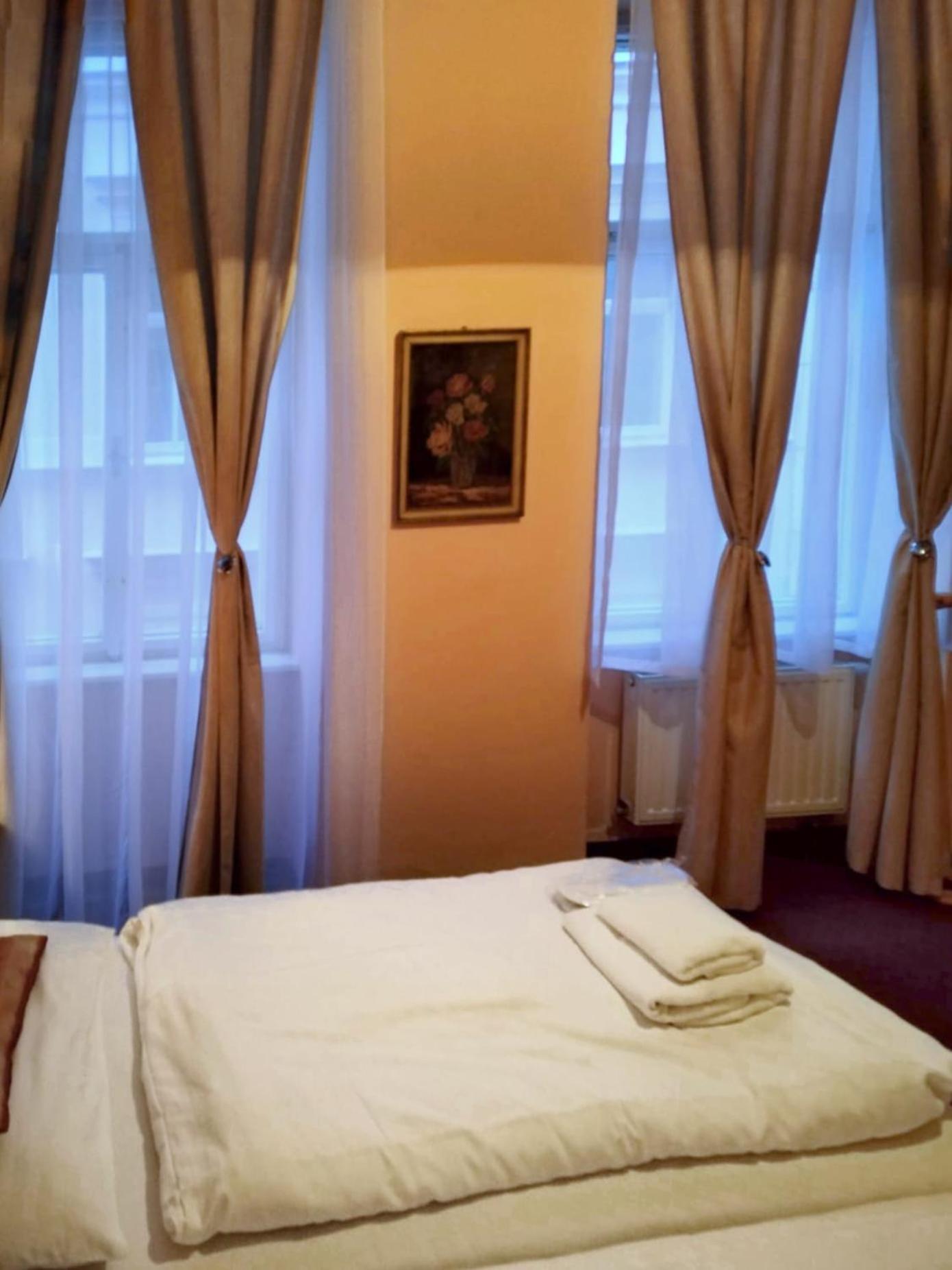Delux Kolonada Apartment Karlovy Vary Luaran gambar