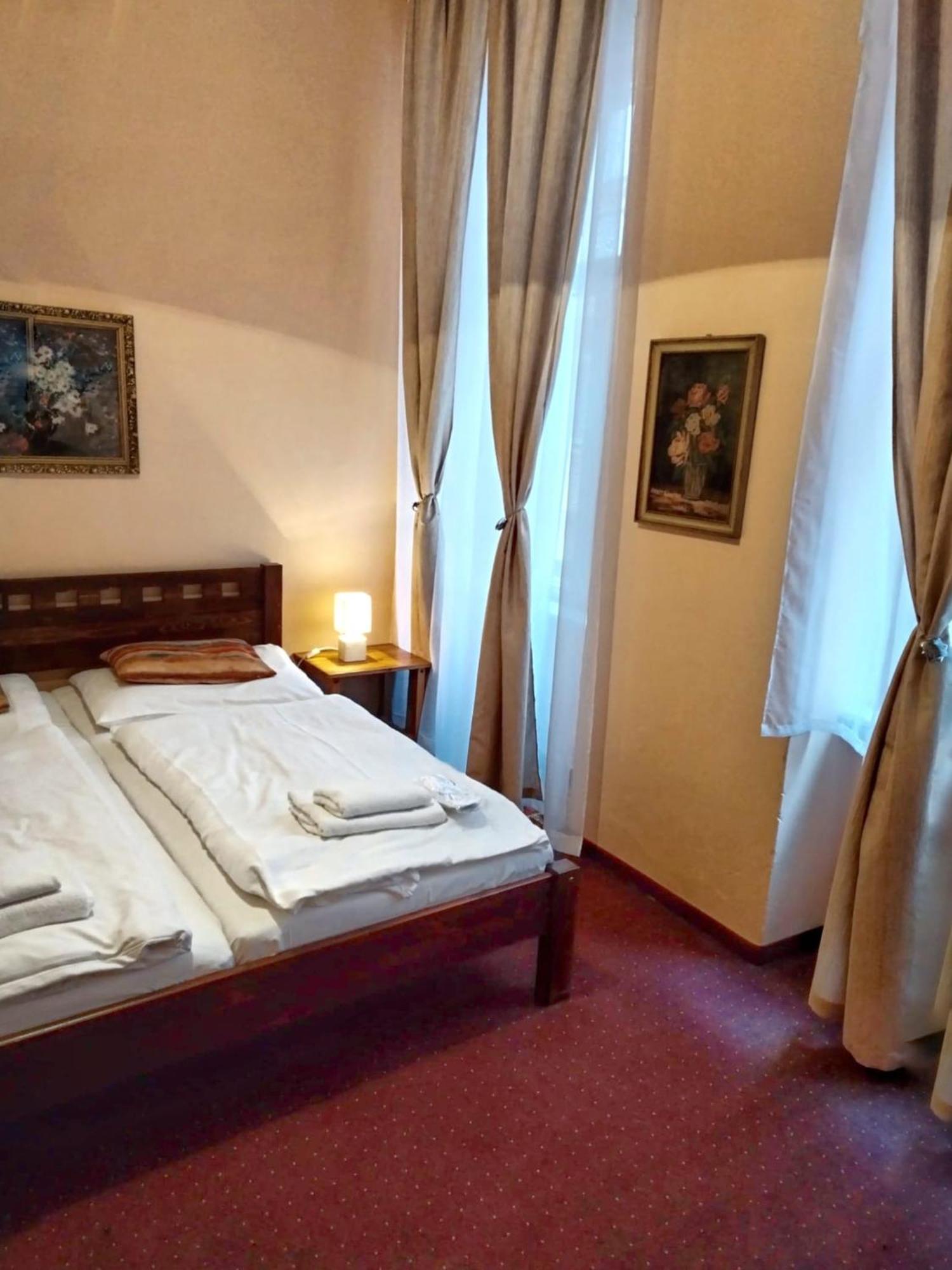 Delux Kolonada Apartment Karlovy Vary Luaran gambar