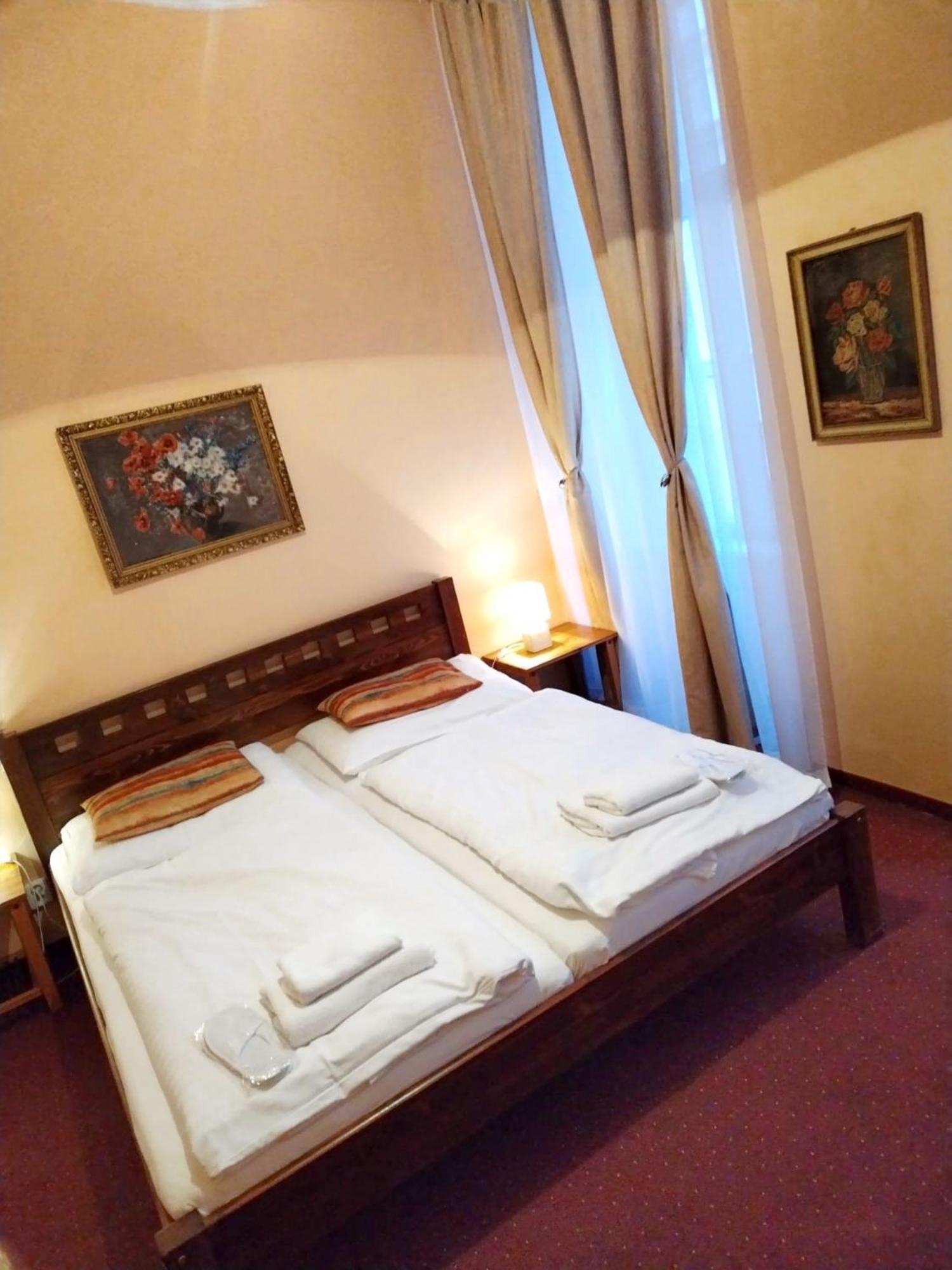Delux Kolonada Apartment Karlovy Vary Luaran gambar
