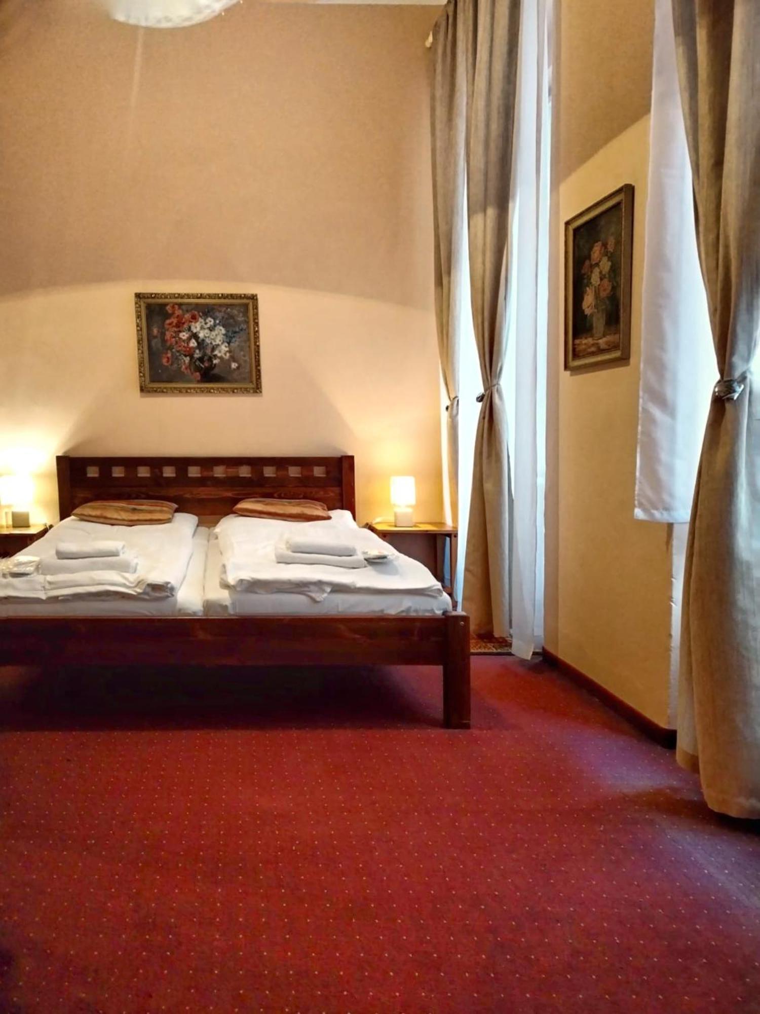Delux Kolonada Apartment Karlovy Vary Luaran gambar