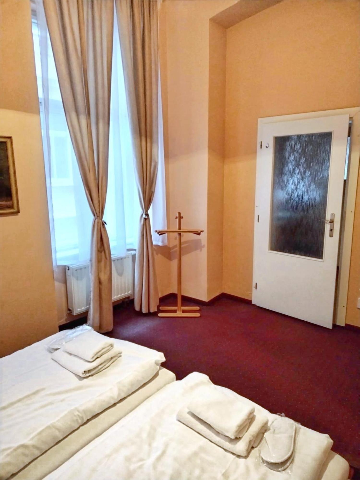 Delux Kolonada Apartment Karlovy Vary Luaran gambar